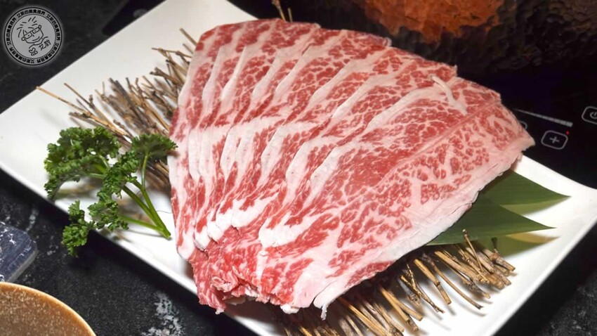 台北市中山區【 條通餐酒館 】隱藏於條通商圈高品質餐酒館，低調奢華的裝潢、美味的無國界創意料理、種類眾多的美酒在這