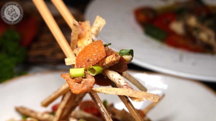 台北市中山區【 條通餐酒館 】隱藏於條通商圈高品質餐酒館，低調奢華的裝潢、美味的無國界創意料理、種類眾多的美酒在這