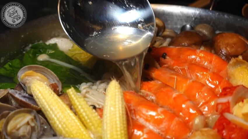 台北市中山區【 條通餐酒館 】隱藏於條通商圈高品質餐酒館，低調奢華的裝潢、美味的無國界創意料理、種類眾多的美酒在這