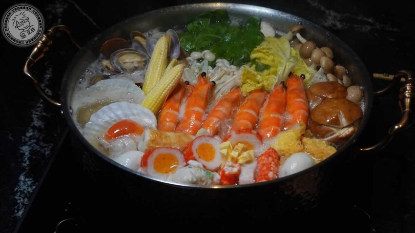 台北市中山區【 條通餐酒館 】隱藏於條通商圈高品質餐酒館，低調奢華的裝潢、美味的無國界創意料理、種類眾多的美酒在這