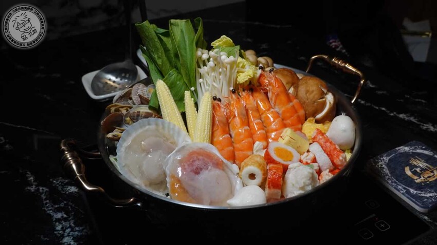 台北市中山區【 條通餐酒館 】隱藏於條通商圈高品質餐酒館，低調奢華的裝潢、美味的無國界創意料理、種類眾多的美酒在這