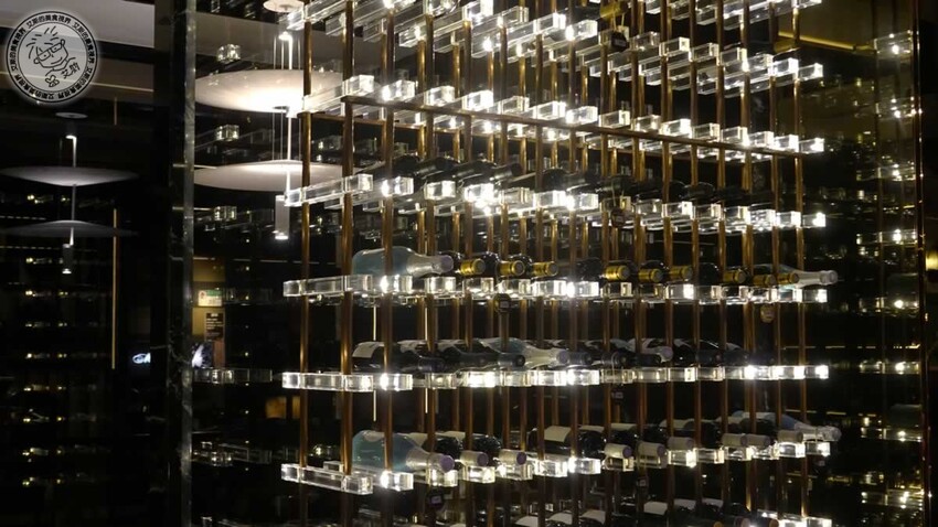 台北市中山區【 條通餐酒館 】隱藏於條通商圈高品質餐酒館，低調奢華的裝潢、美味的無國界創意料理、種類眾多的美酒在這