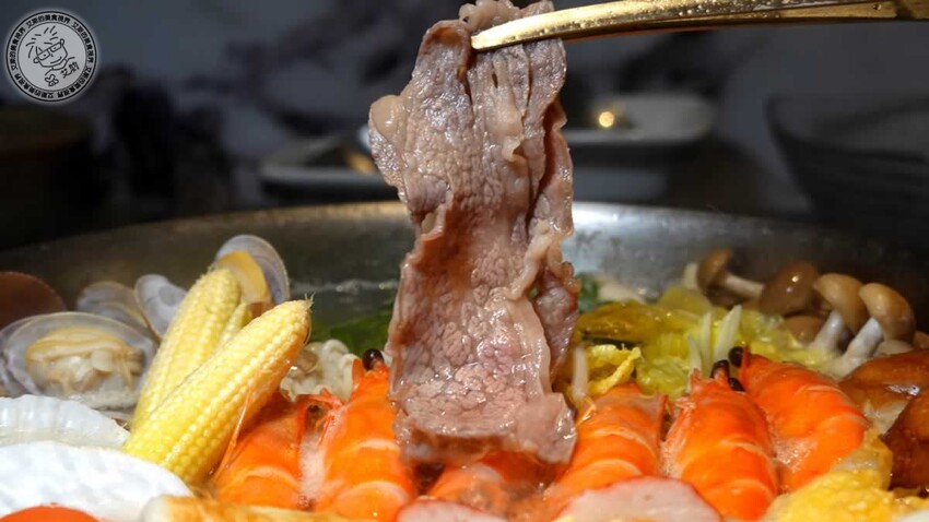 台北市中山區【 條通餐酒館 】隱藏於條通商圈高品質餐酒館，低調奢華的裝潢、美味的無國界創意料理、種類眾多的美酒在這