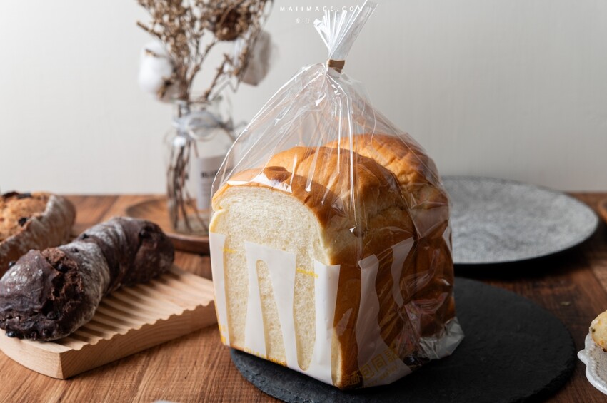 板橋江子翠捷運站麵包控瘋搶「麵包同話」TOP5人氣麵包一吃上癮。