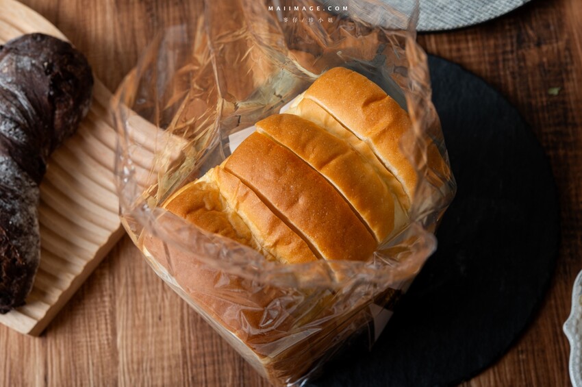 板橋江子翠捷運站麵包控瘋搶「麵包同話」TOP5人氣麵包一吃上癮。