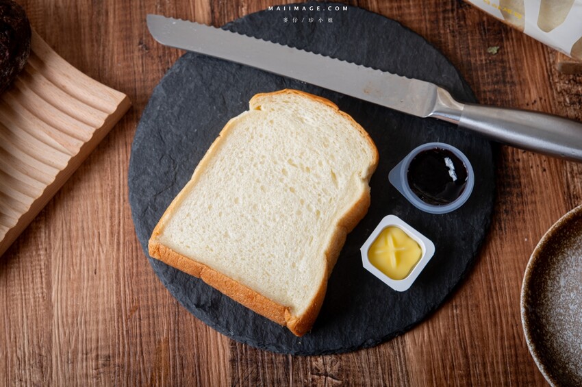 板橋江子翠捷運站麵包控瘋搶「麵包同話」TOP5人氣麵包一吃上癮。