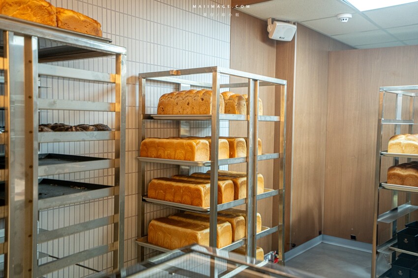 板橋江子翠捷運站麵包控瘋搶「麵包同話」TOP5人氣麵包一吃上癮。