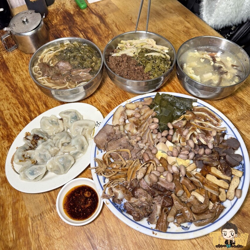 新竹市東區隱藏在巷內被豪宅包圍70年以上歷史”被麵食耽誤的滷味店”!