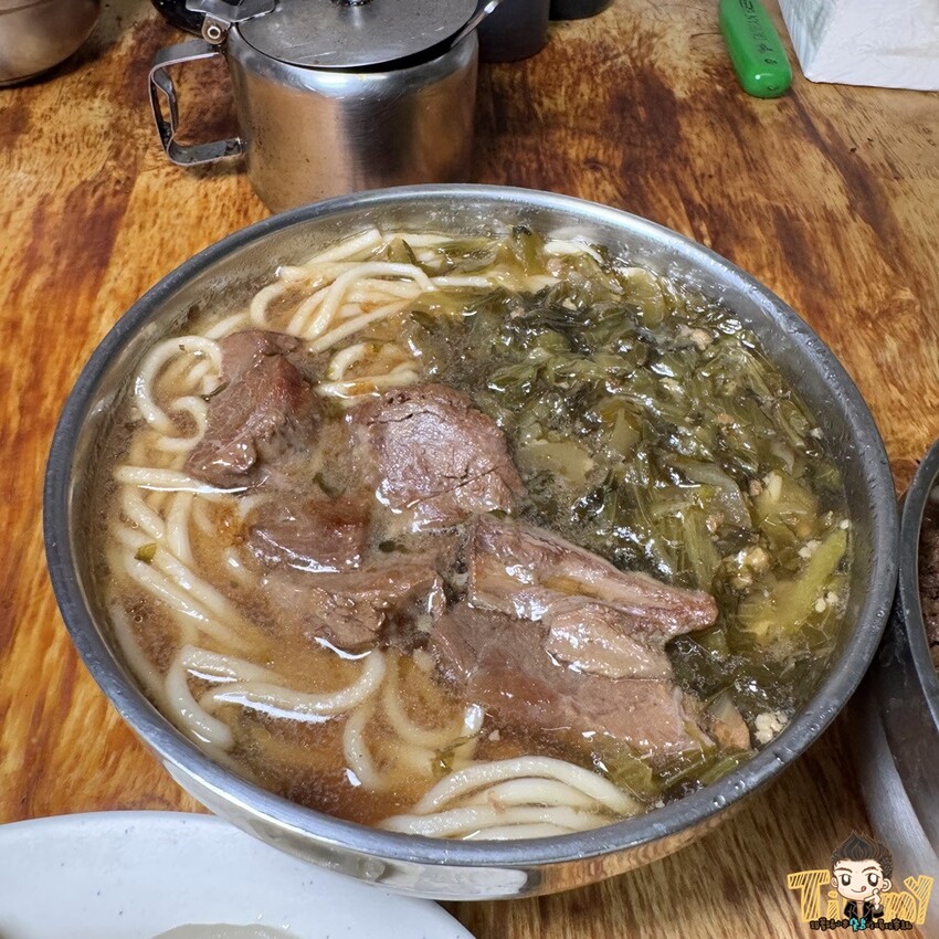 新竹市東區隱藏在巷內被豪宅包圍70年以上歷史”被麵食耽誤的滷味店”!