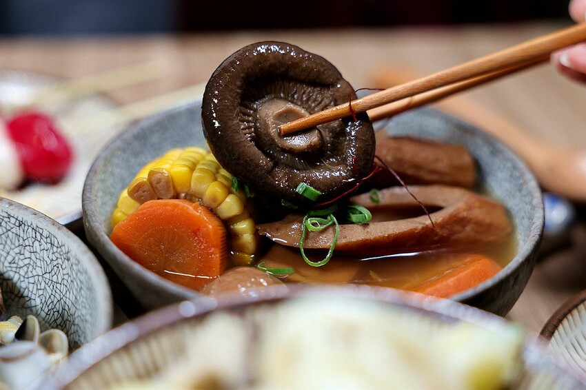 逢甲美食新選擇！酉居小酒館結合日式料理與創意調酒，感受北海道熱情