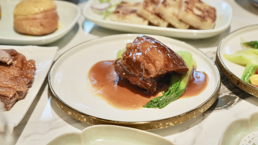 台北東區下午茶推薦！最時尚茶餐廳「點八粵」雙層港式點心只要298元。