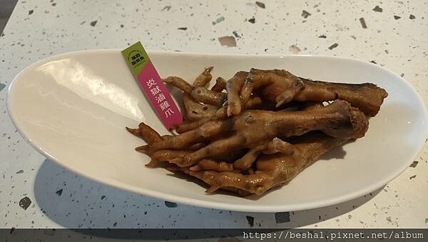 以火鍋起家的築間推出【築間酸菜魚】【湯比魚更鮮一碗記三天】上