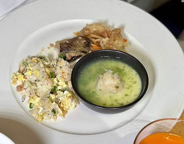 信義區吃到飽必吃！台北君悅酒店凱菲屋松露燉飯、爐烤牛排吃到飽。