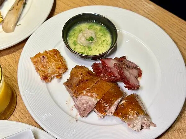 信義區吃到飽必吃！台北君悅酒店凱菲屋松露燉飯、爐烤牛排吃到飽。