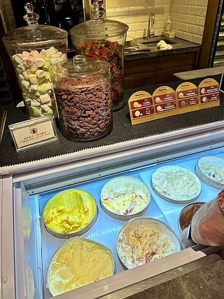 信義區吃到飽必吃！台北君悅酒店凱菲屋松露燉飯、爐烤牛排吃到飽。