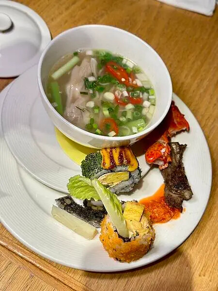 信義區吃到飽必吃！台北君悅酒店凱菲屋松露燉飯、爐烤牛排吃到飽。