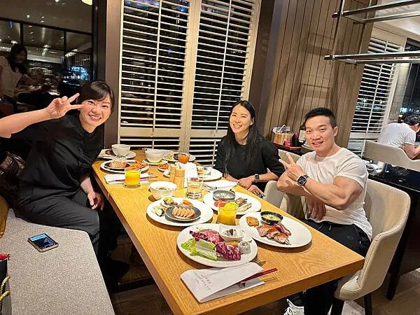 信義區吃到飽必吃！台北君悅酒店凱菲屋松露燉飯、爐烤牛排吃到飽。