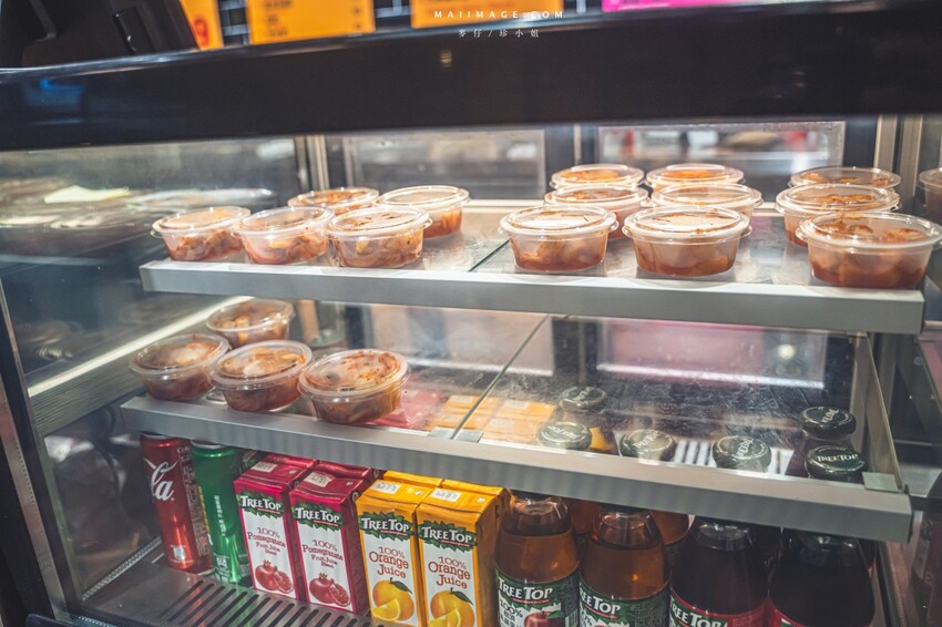 國父紀念館站附近必吃美食!樂炒炒物專門店讓你自由搭配專屬炒飯炒麵。