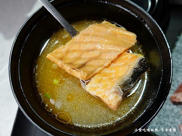 套餐附日式鮭魚味噌湯-肉民聚集所桃園店.jpg