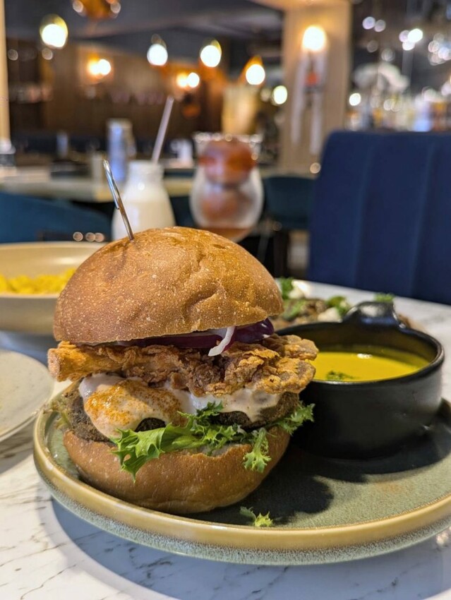 【北捷｜市政府站美食】BaganHood 蔬食餐酒館｜七訪吃不膩！是蔬食餐酒館先驅，也是天花板