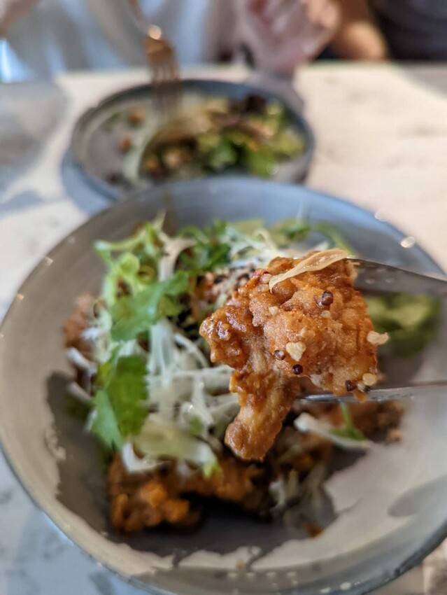 【北捷｜市政府站美食】BaganHood 蔬食餐酒館｜七訪吃不膩！是蔬食餐酒館先驅，也是天花板