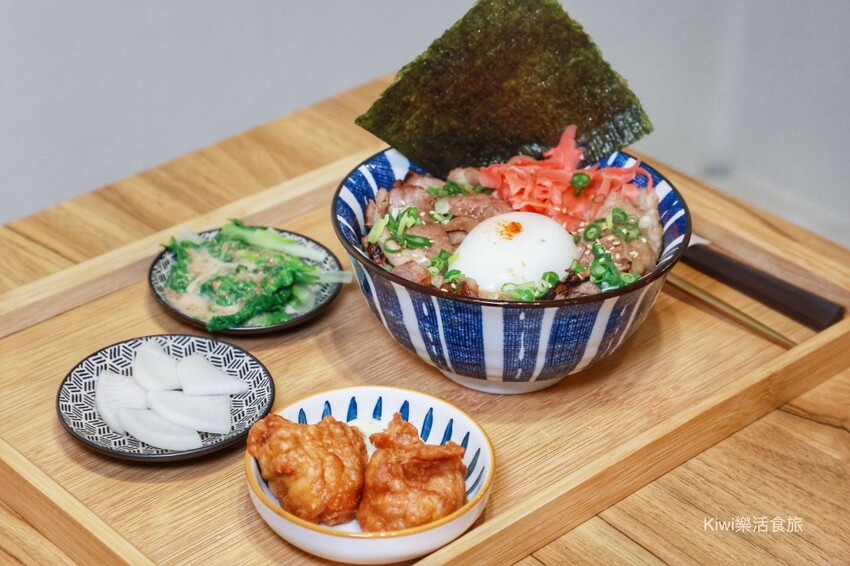彰化員林日式美食推薦！両国爆厚5公分豬排定食超浮誇，肉控吃貨必收。