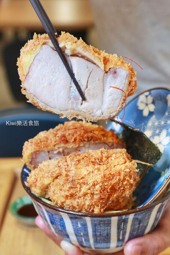 彰化員林日式美食推薦！両国爆厚5公分豬排定食超浮誇，肉控吃貨必收。