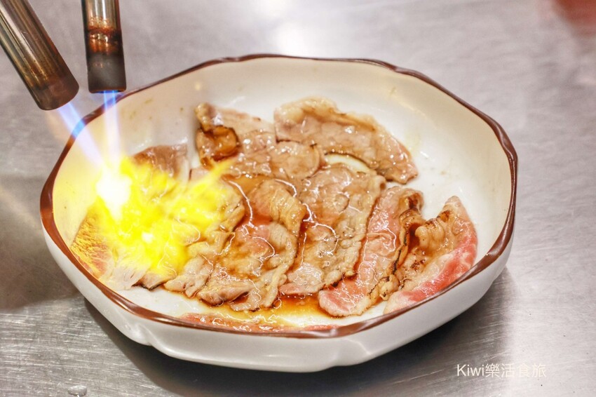 彰化員林日式美食推薦！両国爆厚5公分豬排定食超浮誇，肉控吃貨必收。