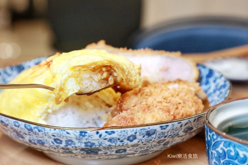 彰化員林日式美食推薦！両国爆厚5公分豬排定食超浮誇，肉控吃貨必收。