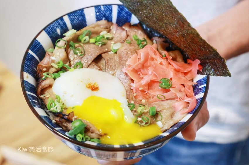 彰化員林日式美食推薦！両国爆厚5公分豬排定食超浮誇，肉控吃貨必收。