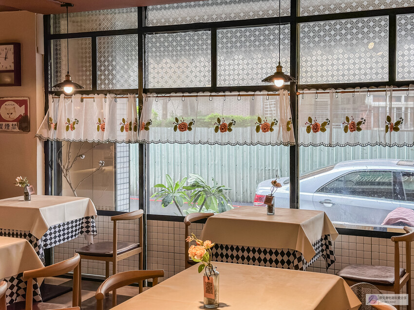 桃園巷弄內台南味!吹南風台南蝦仁飯 南洋叻沙麵,昭和復古風超吸睛。