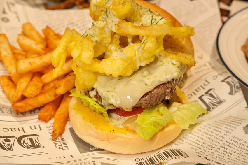 塔克洛1998-泰味美式餐廳｜板橋最強泰式口味漢堡，創意大份量一吃就會上癮!  - 肉依小姐吃什麼