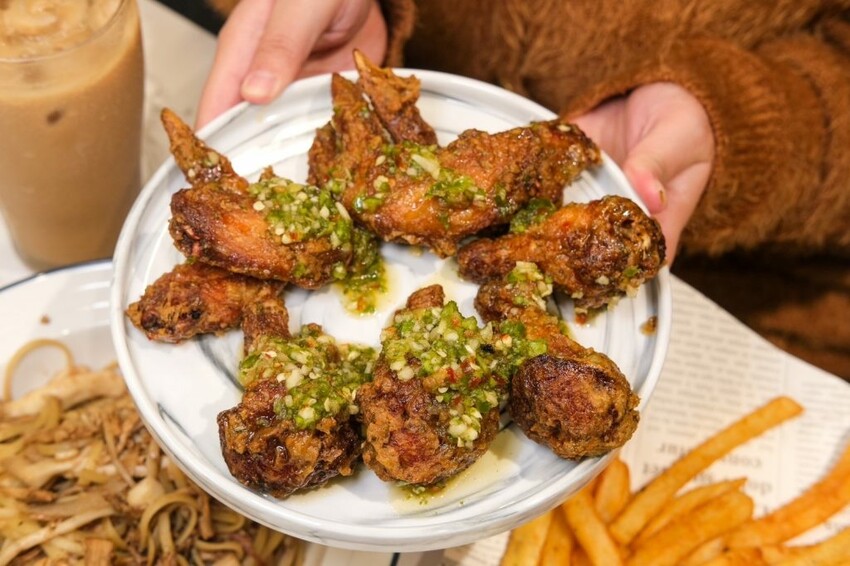 塔克洛1998-泰味美式餐廳｜板橋最強泰式口味漢堡，創意大份量一吃就會上癮!  - 肉依小姐吃什麼