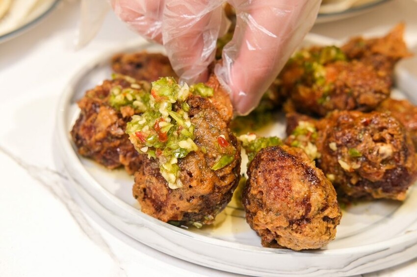 塔克洛1998-泰味美式餐廳｜板橋最強泰式口味漢堡，創意大份量一吃就會上癮!  - 肉依小姐吃什麼