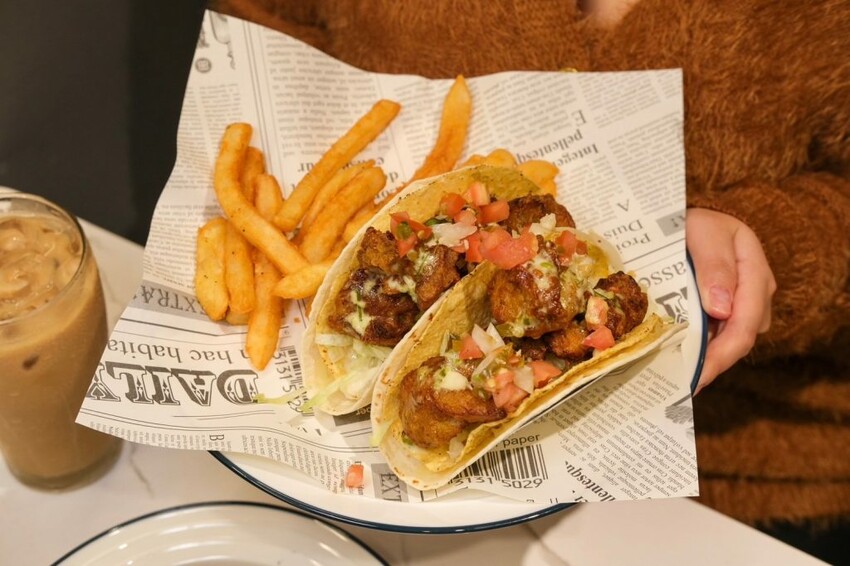 塔克洛1998-泰味美式餐廳｜板橋最強泰式口味漢堡，創意大份量一吃就會上癮!  - 肉依小姐吃什麼