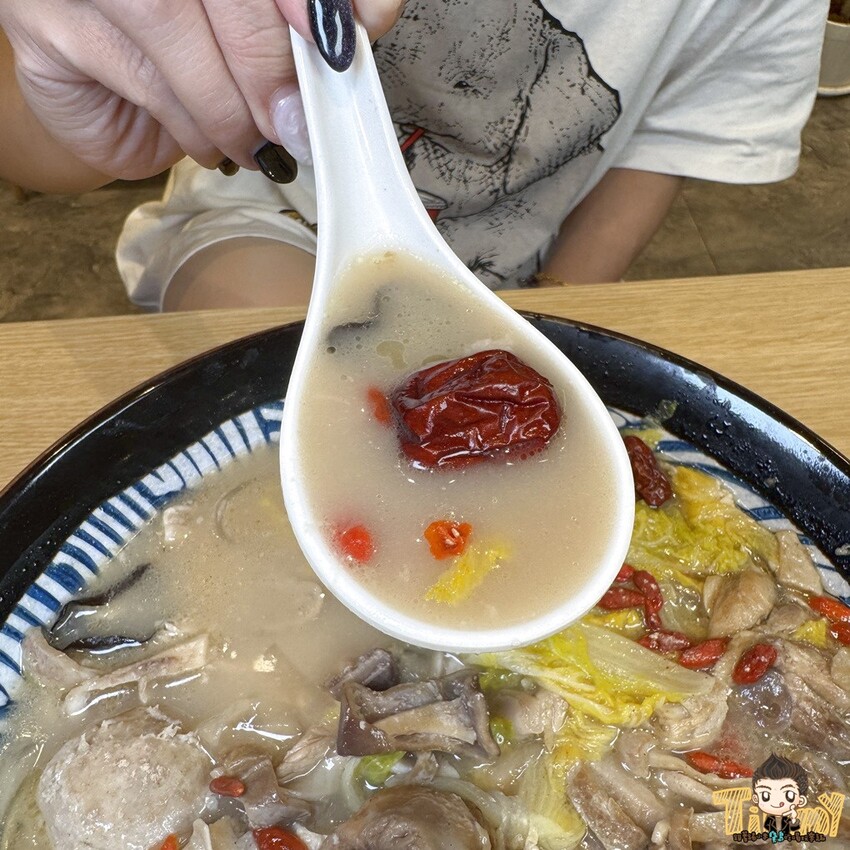 新竹縣竹北市新竹獨家！一個人也可以享用胡椒豬肚雞X藤椒酸菜魚！內用還有飲料及藜麥白飯吃到飽！-跟著踢小米吃喝玩樂趣