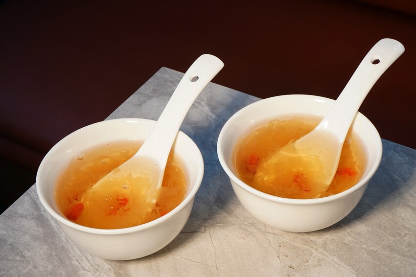 台中市南屯區王品集團旗下創意台菜大升級！獨家金包蒼蠅頭、夠味金讚客家酸湯魚端上桌，還有專屬包廂適合聚餐！