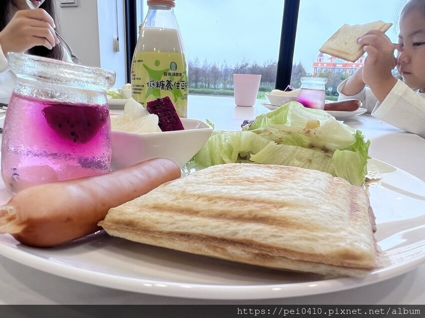 宜蘭溜滑梯親子民宿【月河彎民宿】 龍貓/寶可夢/帳蓬/城堡/ 宜蘭溜滑梯親子民宿【月河彎民宿】 龍貓/寶可夢/帳蓬/城堡/