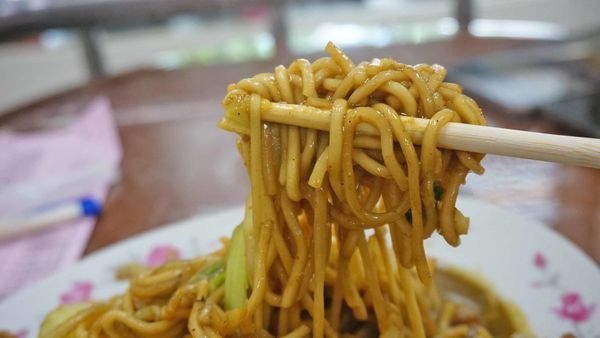 【台北美食】基隆麵食館-吃了會讓你讚不絕口的咖哩炒麵
