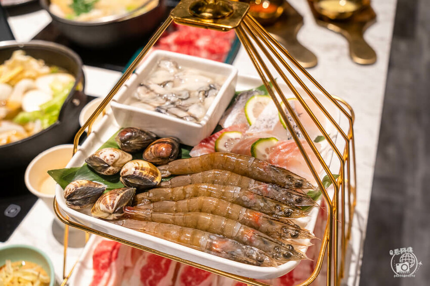 台中太平火鍋推薦「爽爽涮涮鍋」吃到飽超佛心價格，湯底 肉品選擇超多。