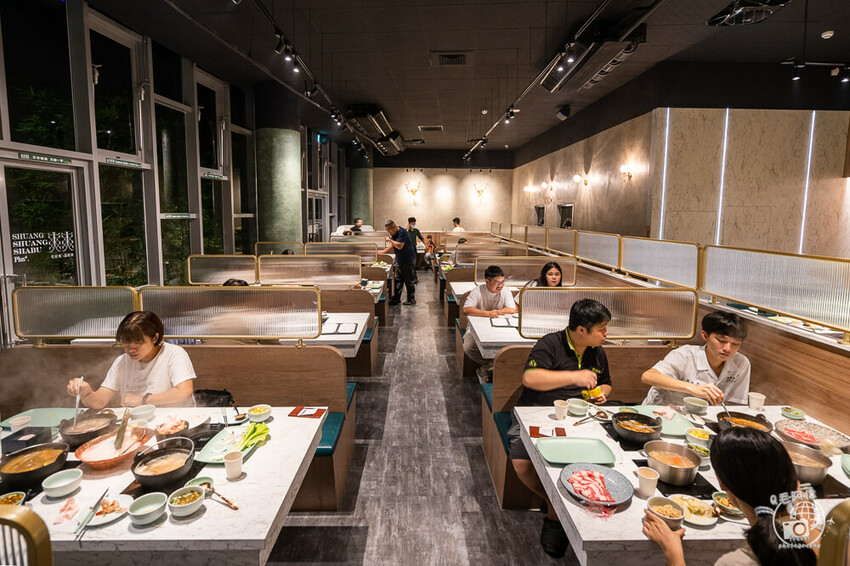 台中太平火鍋推薦「爽爽涮涮鍋」吃到飽超佛心價格，湯底 肉品選擇超多。