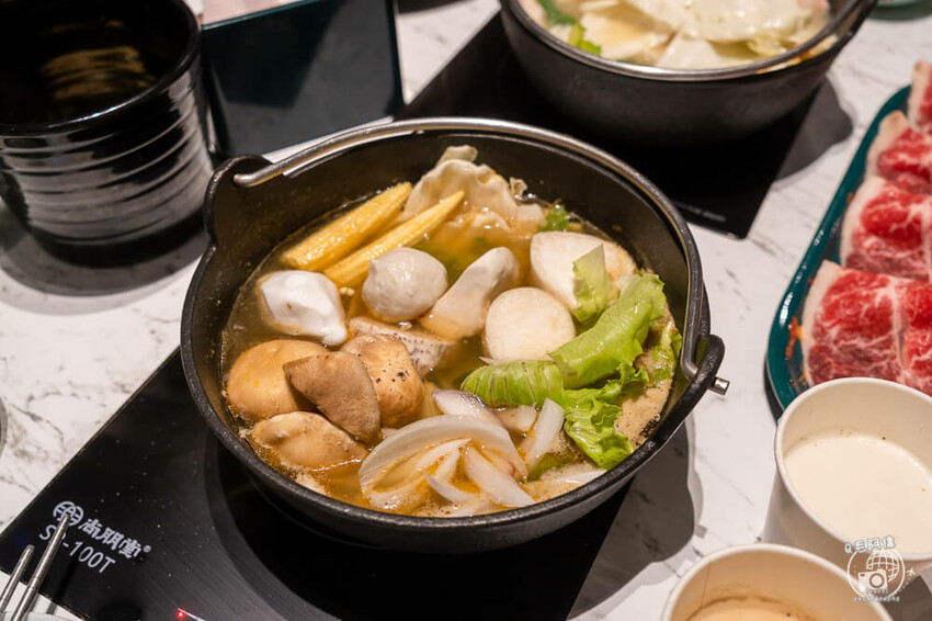 台中太平火鍋推薦「爽爽涮涮鍋」吃到飽超佛心價格，湯底 肉品選擇超多。