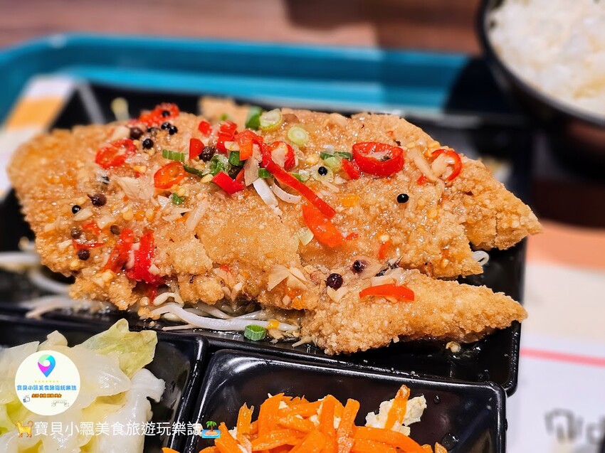 台南市東區[食]台南 南紡購物中心 皇泰子 中泰式料理 多道中式 泰式美味套餐 選擇多 還有飲料可暢飲~