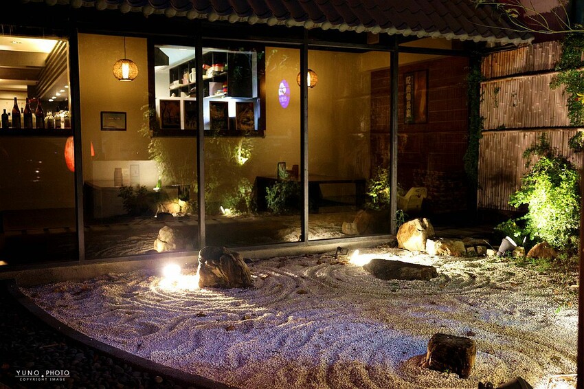 台中日式餐廳推薦「御三家備長炭串料理」雞濃湯拉麵、生魚片超美味。