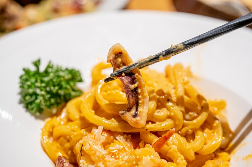 台北熱炒推薦！台日美食「昭和台灣小熱炒居酒屋」三層樓獨棟超Chill體驗。