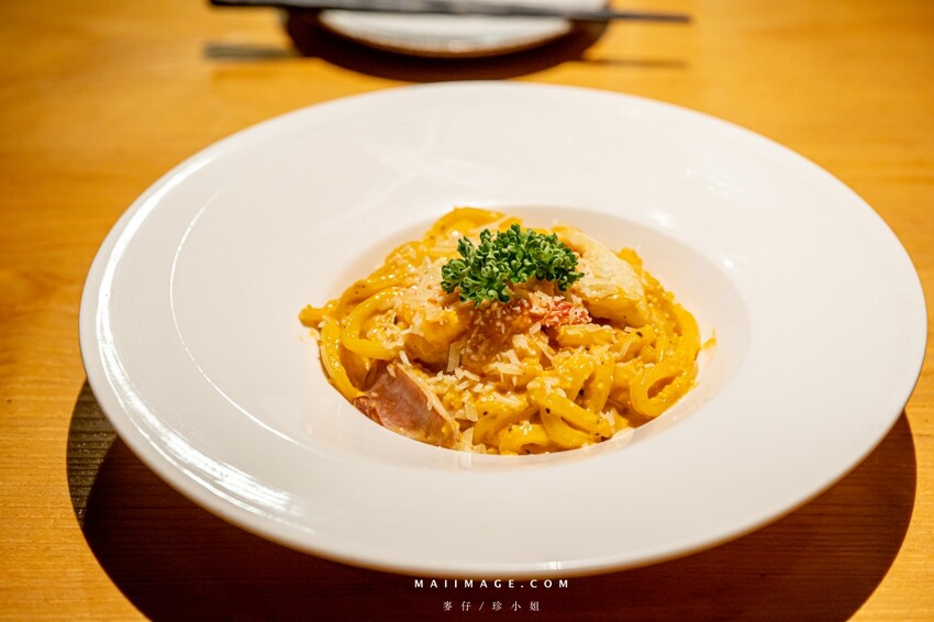 台北熱炒推薦！台日美食「昭和台灣小熱炒居酒屋」三層樓獨棟超Chill體驗。