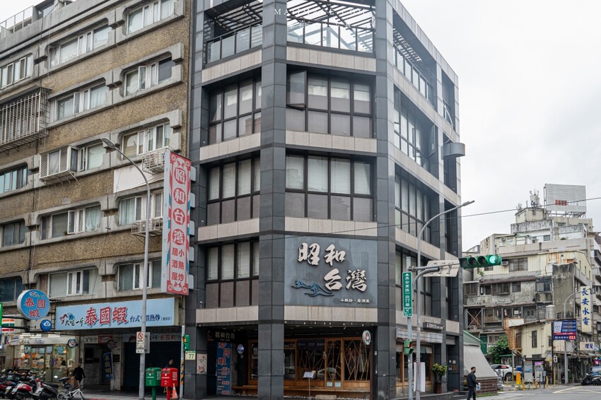 台北熱炒推薦！台日美食「昭和台灣小熱炒居酒屋」三層樓獨棟超Chill體驗。
