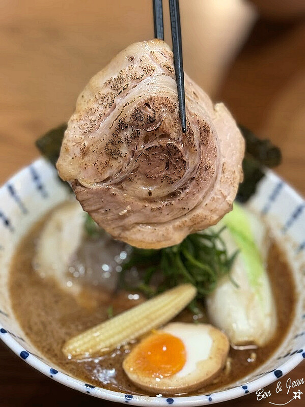 宜蘭老宅文青餐廳推薦!木村Kimura的黑蒜拉麵與炸牡蠣超好吃。