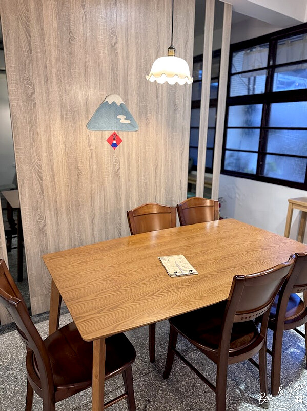 宜蘭老宅文青餐廳推薦!木村Kimura的黑蒜拉麵與炸牡蠣超好吃。