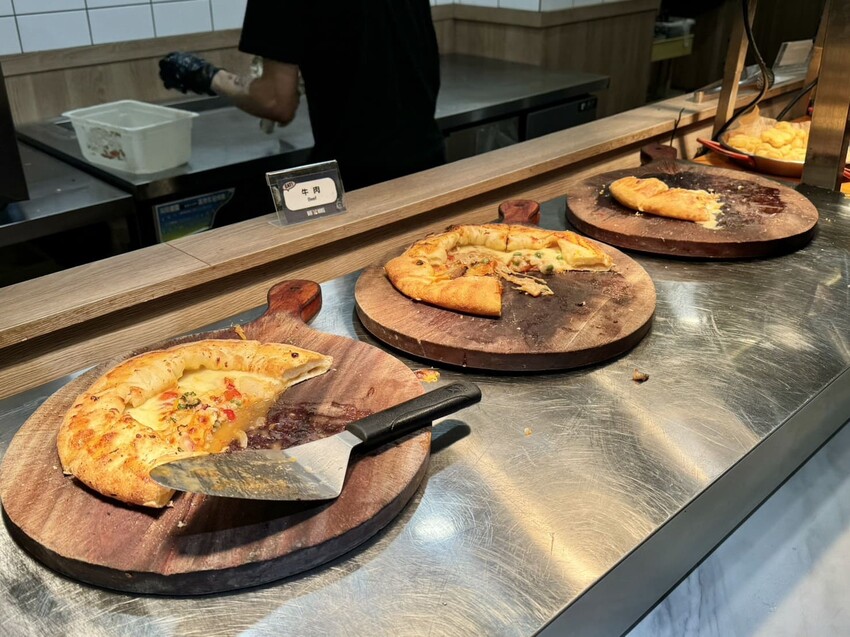 牛室炙燒牛排｜全台最有誠意平價牛排館！100%原塊肉，最低$369爽吃豐富自助吧